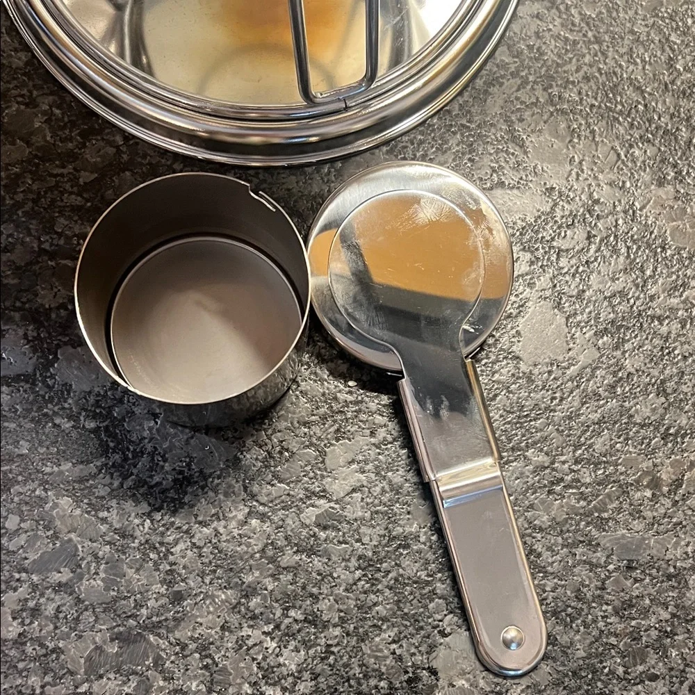 Copco Stainless Steel Fondue Set with 6 Black Handled forks. Looks almost new